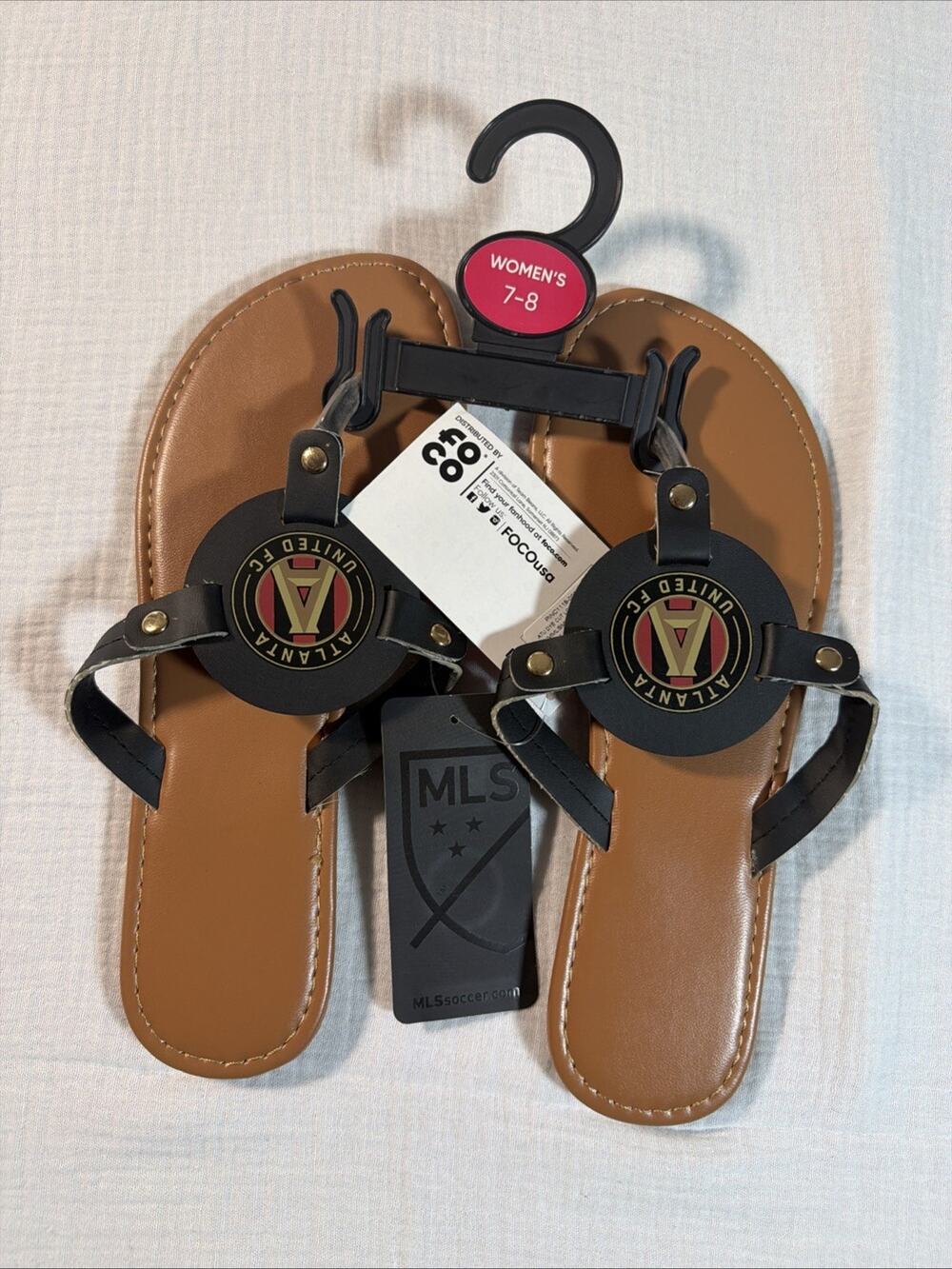 Atlanta United Sandals Womens Die Cut Logo Flip Flop Women’s 7/8 FOCO